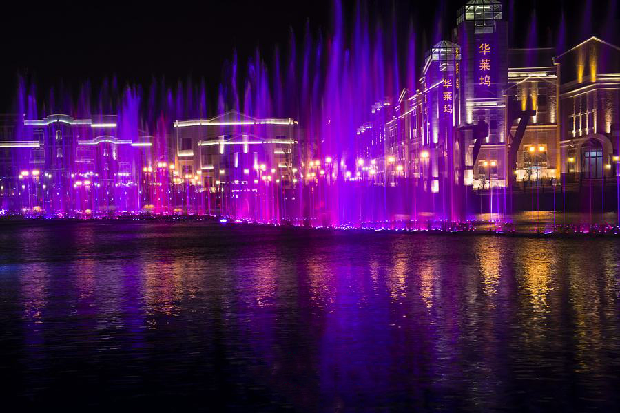 音樂(lè)噴泉夜景